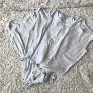 Carter’s Sleeveless Bodysuits - Set of 4 - Size 9M